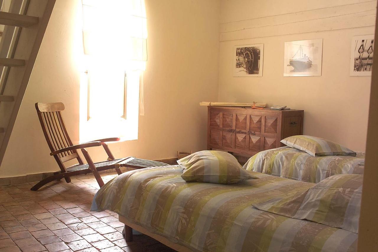 Demeure De Digoine "Chambre D'Hotes" Bourg-Saint-Andéol Dış mekan fotoğraf